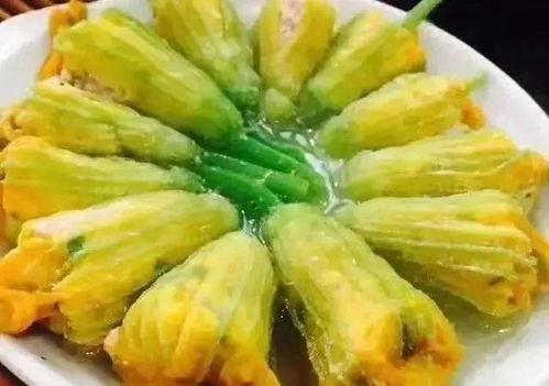 云南男子吃瓜,瓜中竟藏有神秘宝藏！