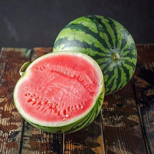 江苏技校吃瓜,揭秘校园内幕，引发社会关注