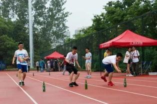 学校操场吃瓜事件,一场意外的社交事件引发的思考